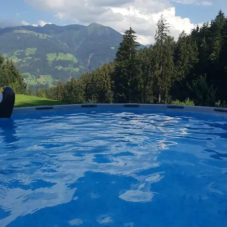 Colleen アパート